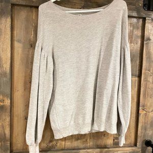 Light Gray Billow Sleeved Top
